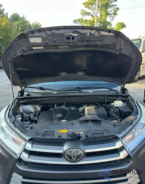 2017 Toyota Highlander Le из США, поврежденный, VIN 5TDBZRFH6HS416630